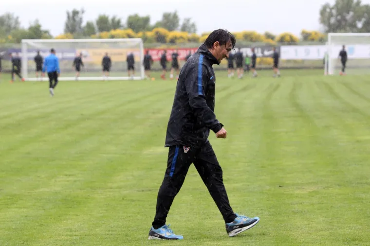 Trening nogometa&scaron;a pokvarilo nevrijeme: Zbog jakog pljuska s travnjaka oti&scaron;li nakon 20 minuta