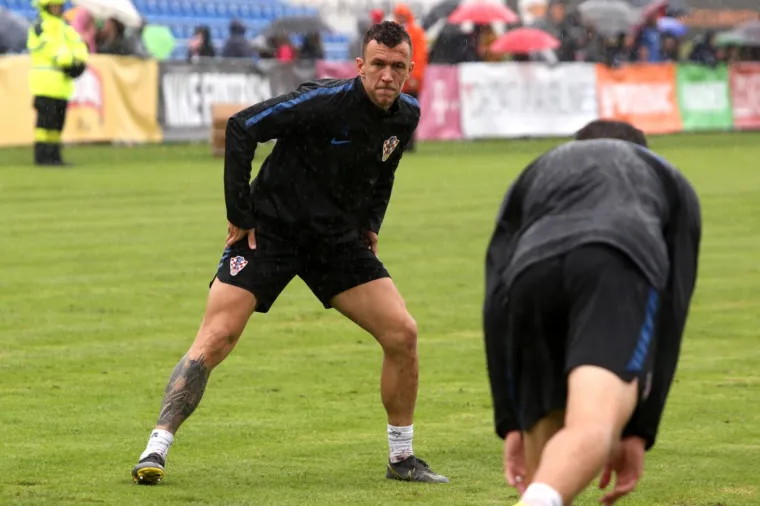 Trening nogometa&scaron;a pokvarilo nevrijeme: Zbog jakog pljuska s travnjaka oti&scaron;li nakon 20 minuta