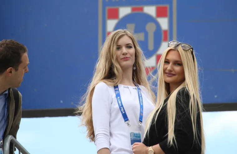 31.05.2019., Omis - Prijateljska utakmica Hrvatske nogometne reprezentacije i NK  Omisa  u povodu 100 godina istoimenog kluba na stadionu Andjelko Marusic Ferata.Navijaci 
Photo: Ivo Cagalj/PIXSELL