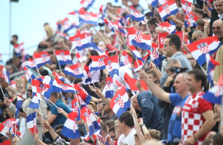 31.05.2019., Omis - Prijateljska utakmica Hrvatske nogometne reprezentacije i NK  Omisa  u povodu 100 godina istoimenog kluba na stadionu Andjelko Marusic Ferata.Navijaci 
Photo: Ivo Cagalj/PIXSELL