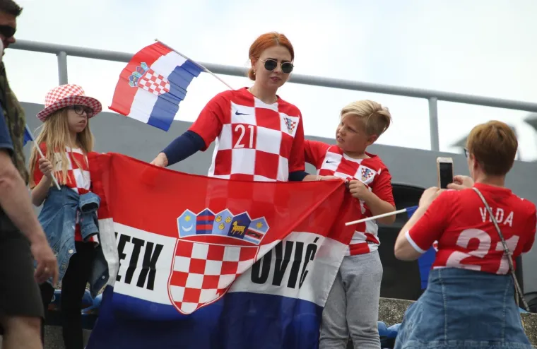 31.05.2019., Omis - Prijateljska utakmica Hrvatske nogometne reprezentacije i NK  Omisa  u povodu 100 godina istoimenog kluba na stadionu Andjelko Marusic Ferata.Navijaci 
Photo: Ivo Cagalj/PIXSELL
