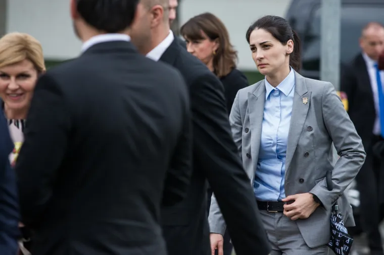 PREDSJEDNICA JE U SIGURNIM RUKAMA: Ova žena budnim oko prati svaki korak Kolinde Grabar Kitarović