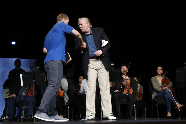 '&Scaron;to si pobogu napravio s kosom?!' Trump ima novu frizuru koja mnogima ba&scaron; nije 'sjela'