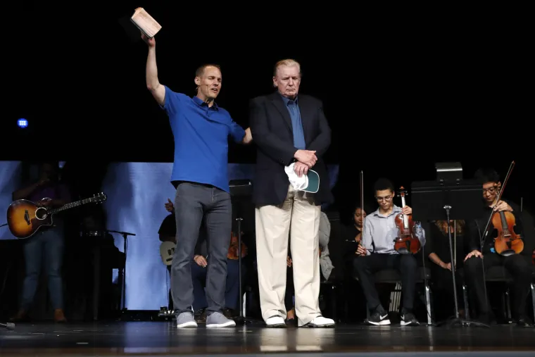 '&Scaron;to si pobogu napravio s kosom?!' Trump ima novu frizuru koja mnogima ba&scaron; nije 'sjela'