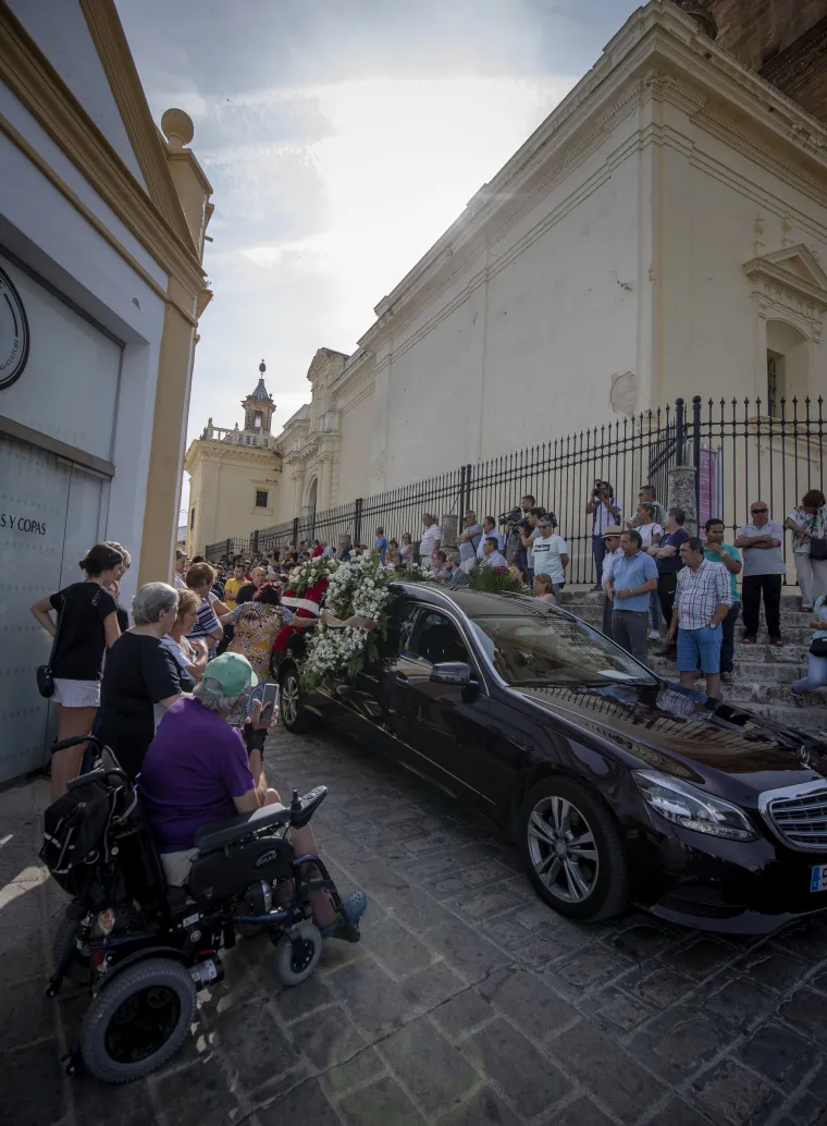 Tisuće ljudi oprostilo se od slavnog nogometa&scaron;a: Emotivnom porukom od Reyesa se oprostio i Rakitić
