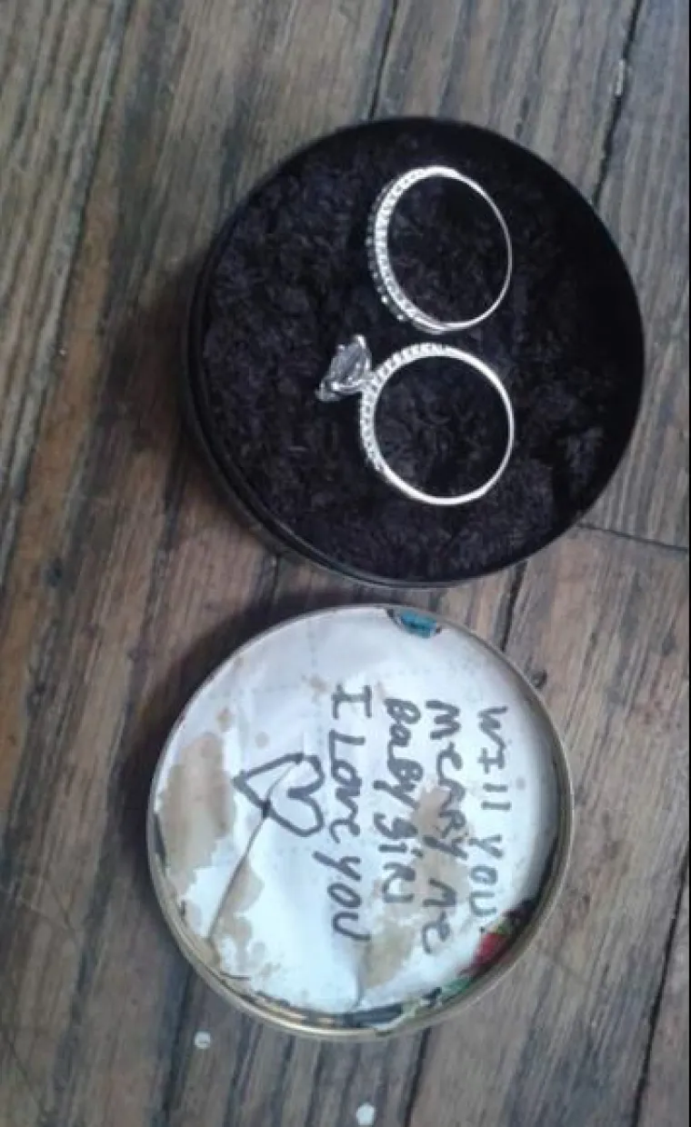 Prsten u pizzi, svinji ili hamburgeru? 14 najgorih prosidba interneta