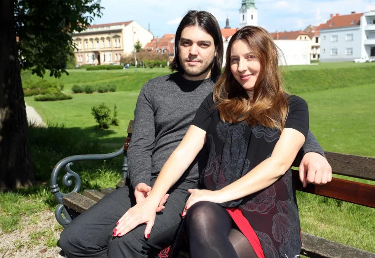 Tjednik Globus u tiskanom broju iz rujna 2016., istražio je i utvrdio da su njene tvrdnje o zavr&scaron;enom sedmom stupnju na vrlo klimavim nogama. "Nismo prona&scaron;li osobu pod imenom Vladimira Palfi", odgovorili su Globusu na Građevinskom fakultetu u Zagrebu.