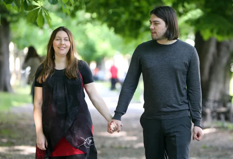 Oni koji su odlazili iz stranke upozoravali su da je svu vlast prigrabio trojac Pernar-Sinčić-Palfi, kojem je upravo Palfi bila na čelu. Mnogi su  objavljenu snimku prihvatili kao dokaz da su glasine o čvrstom stisku Vladimire Palfi oko Živog zida istinite.