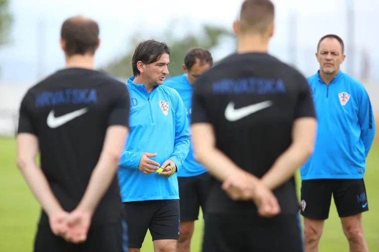 Hrvatska nogometna reprezentacija u srijedu je na pomoćnom terenu na Rujevici odradila jo&scaron; jedan trening uoči važnog kvalifikacijskog susreta za Euro 2020. protiv Walesa.
