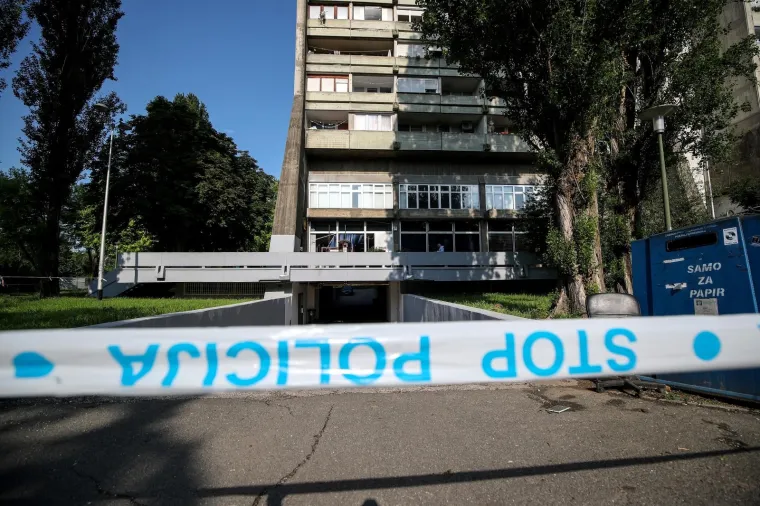 Nepoznati počinitelji provalili su u četvrtak rano ujutro u bankomat u zagrebačkom Sigetu, najvjerojatnije upotrebom plina, uslijed čega su osim bankomata oštećeni prozori i vrata na objektu u sklopu kojeg se bankomat nalazi