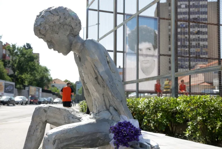 Ko&scaron;arka&scaron;ki Mozart bio bi ponosan: Prekrasne slike kod spomenika Draženu Petroviću na Baldekinu