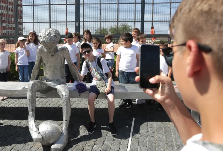 Ko&scaron;arka&scaron;ki Mozart bio bi ponosan: Prekrasne slike kod spomenika Draženu Petroviću na Baldekinu