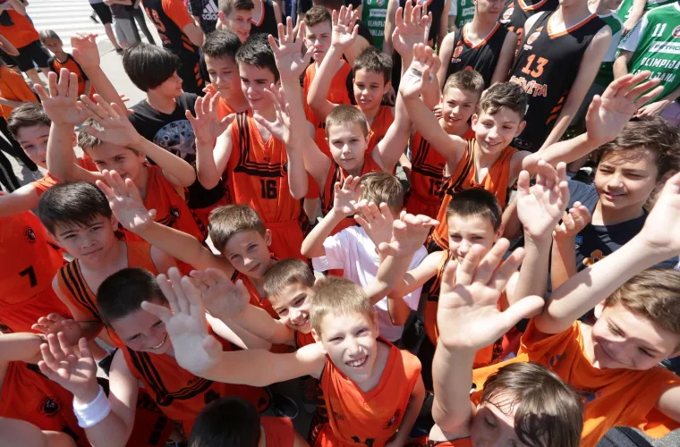 Ko&scaron;arka&scaron;ki Mozart bio bi ponosan: Prekrasne slike kod spomenika Draženu Petroviću na Baldekinu