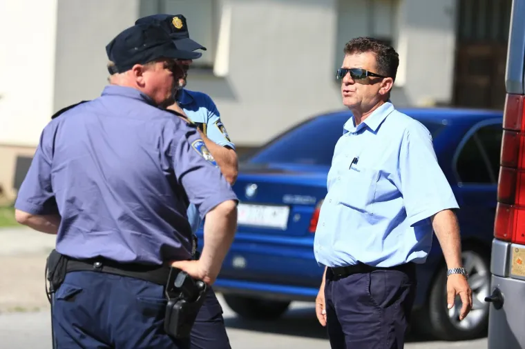 Neopisiva tuga i suze na licima učenika O&Scaron; Dalj: Umjesto na ekskurziju, vratili su se kući - bez dvije djevojčice