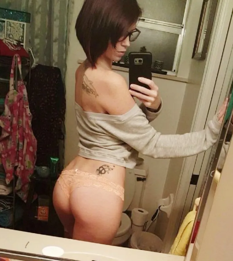 ČVRSTA GUZA ILI BUJNI DEKOLTE? Dvoboj u kojem ba&scaron; svi pobjeđuju