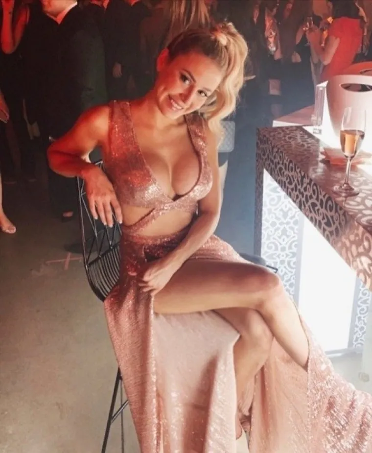 UVUKLE SE U PREMALENE HALJINE, ALI NITKO SE NE ŽALI: Ove cure znaju kako privući pažnju na svoje obline