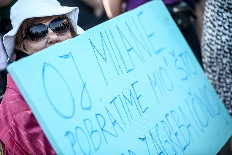 Gnjevni prosvjednici na hipodromu poručili Bandiću: 'Ja&scaron;e&scaron; po Zagrebu 19 godina, sja&scaron;i vi&scaron;e!'