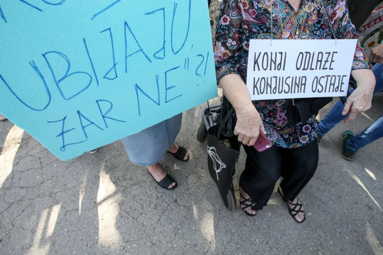 Gnjevni prosvjednici na hipodromu poručili Bandiću: 'Ja&scaron;e&scaron; po Zagrebu 19 godina, sja&scaron;i vi&scaron;e!'