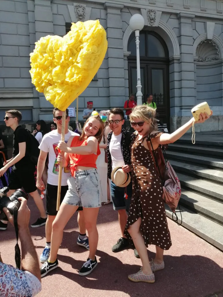 Okupljanje Povorke ponosa počelo ispred Mimare: Ima dosta policije