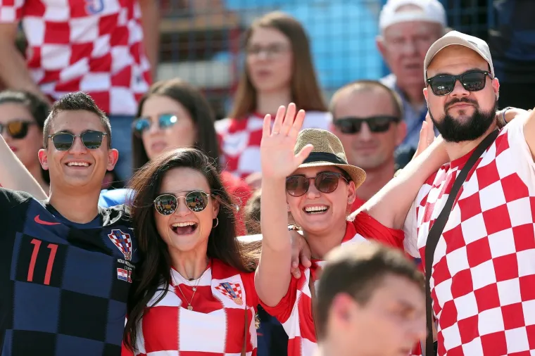 SLAVONIJA DIŠE ZA HRVATSKU: Osjetite dašak atmosfere na uzavrelom Gradskom vrtu