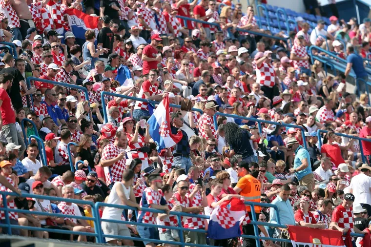 SLAVONIJA DIŠE ZA HRVATSKU: Osjetite dašak atmosfere na uzavrelom Gradskom vrtu
