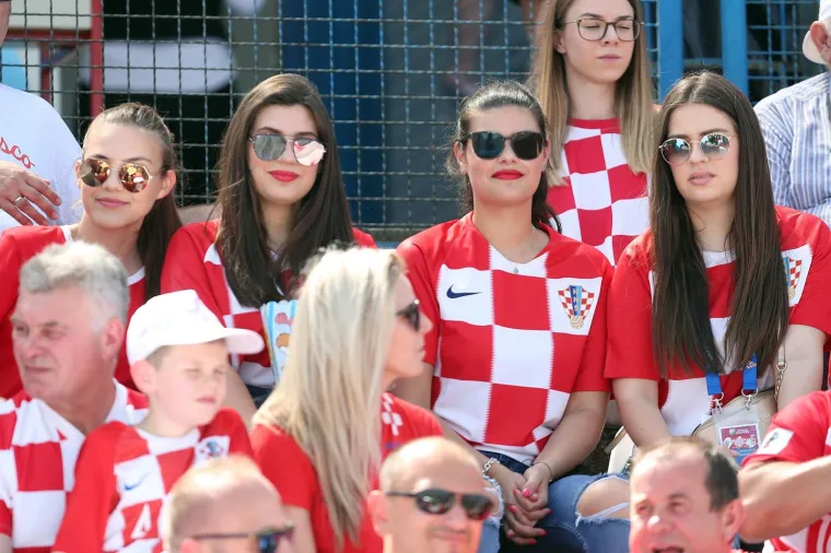 SLAVONIJA DIŠE ZA HRVATSKU: Osjetite dašak atmosfere na uzavrelom Gradskom vrtu