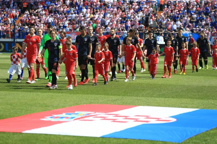 ROVOVSKA BITKA NA +30: Kapetan u klinču sa suparničkim igračem