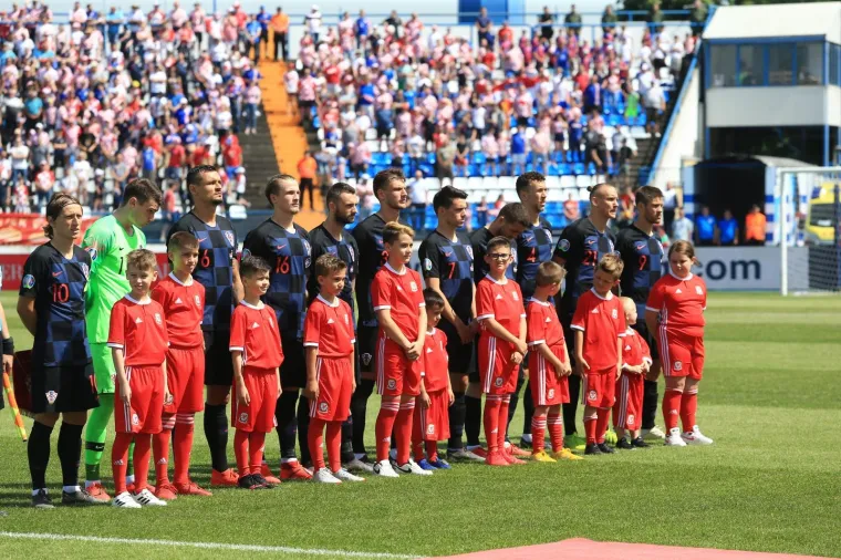 ROVOVSKA BITKA NA +30: Kapetan u klinču sa suparničkim igračem