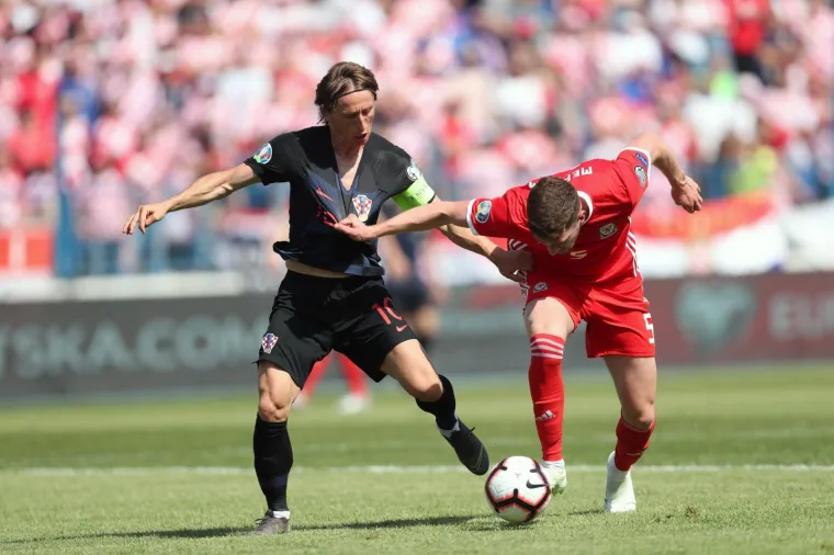 ROVOVSKA BITKA NA +30: Kapetan u klinču sa suparničkim igračem