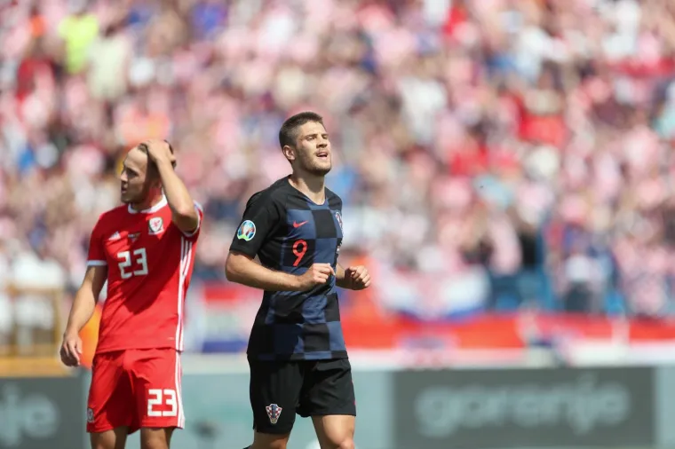 ROVOVSKA BITKA NA +30: Kapetan u klinču sa suparničkim igračem