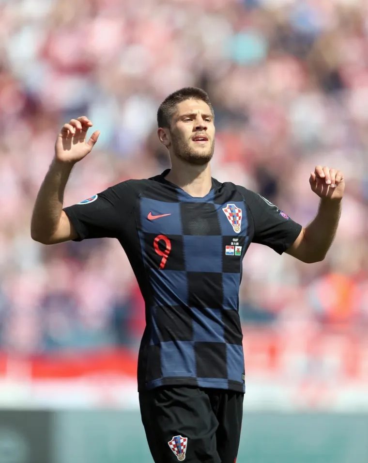 ROVOVSKA BITKA NA +30: Kapetan u klinču sa suparničkim igračem