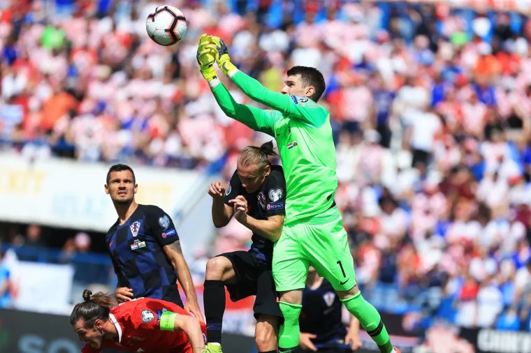 ROVOVSKA BITKA NA +30: Kapetan u klinču sa suparničkim igračem