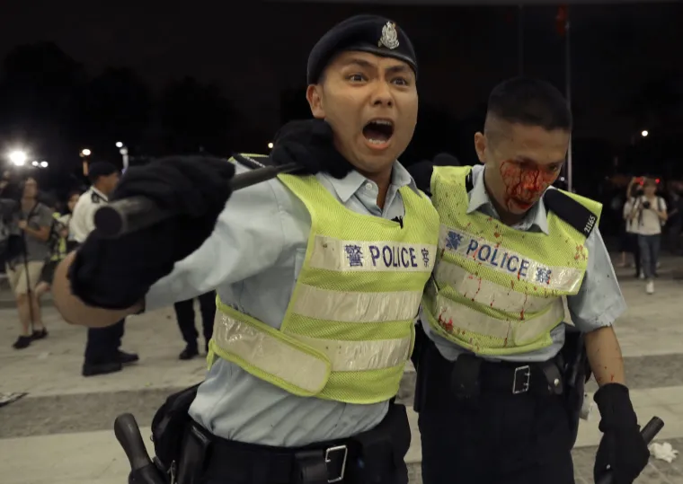 Najveći prosvjed u Hong Kongu zavr&scaron;io sukobom policije i studenata