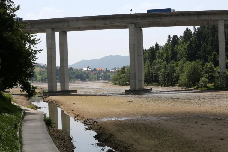 Apokaliptične scene: Najpoznatiji turistički adut Fužina izgleda neprepoznatljivo!