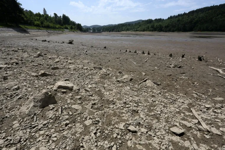 Apokaliptične scene: Najpoznatiji turistički adut Fužina izgleda neprepoznatljivo!