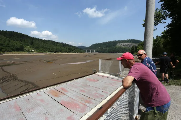Apokaliptične scene: Najpoznatiji turistički adut Fužina izgleda neprepoznatljivo!