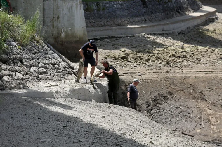 Apokaliptične scene: Najpoznatiji turistički adut Fužina izgleda neprepoznatljivo!