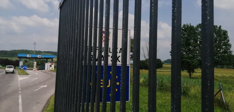Tako nalaže Schengen? Evo kako izgleda visoka ograda na GP Maljevac postavljena zbog migranata