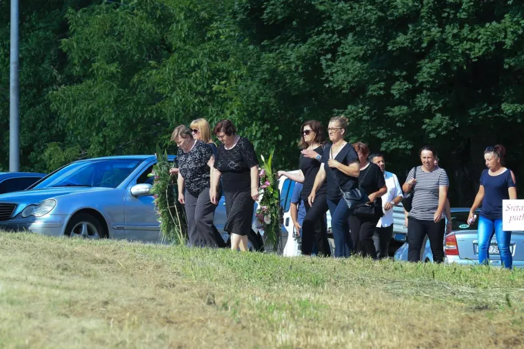 Erdut i Dalj zavijeni u crno: Posljednji oproštaj od najboljih prijateljica koje su zajedno i nastradale