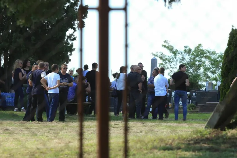 Erdut i Dalj zavijeni u crno: Posljednji oproštaj od najboljih prijateljica koje su zajedno i nastradale