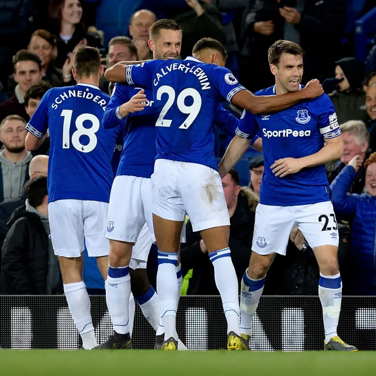 Forbes je objavio listu najbogatijih nogometnih klubova na svijetu, zaključno s krajem svibnja ove godine. Ponovno su na vrhu španjolski velikani, a listom dominiraju engleske momčadi. Ali, zanimljivo je da se PSG ne nalazi među prvih deset, već je u "drugom razredu" klubova, koji se nalaze na pozicija od 11. prema 20.