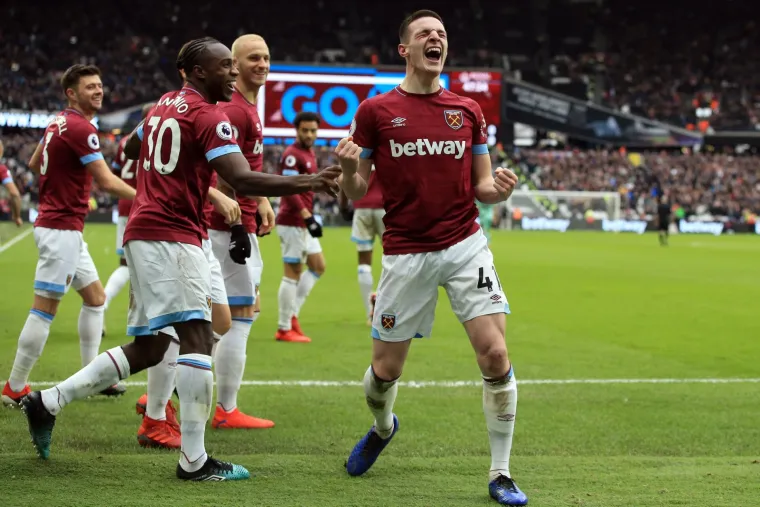 Forbes je objavio listu najbogatijih nogometnih klubova na svijetu, zaključno s krajem svibnja ove godine. Ponovno su na vrhu španjolski velikani, a listom dominiraju engleske momčadi. Ali, zanimljivo je da se PSG ne nalazi među prvih deset, već je u "drugom razredu" klubova, koji se nalaze na pozicija od 11. prema 20.