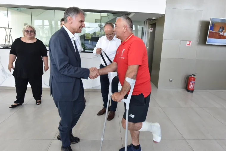 Pogledajte kako se ministar turizma zabavljao u hotelu Dejana Lovrena!
