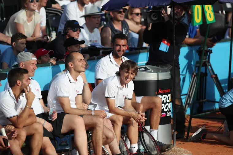 I KOLINDA JE GLEDALA KAKO LUKA, MANDŽO, PERI&Scaron;IĆ, BABO I OSTALI IGRAJU TENIS: Ovo je ne&scaron;to sasvim drugačije