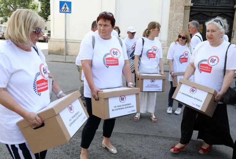 Sindikati predali Jandrokoviću 748.624 potpisa za referendum o mirovinskoj reformi