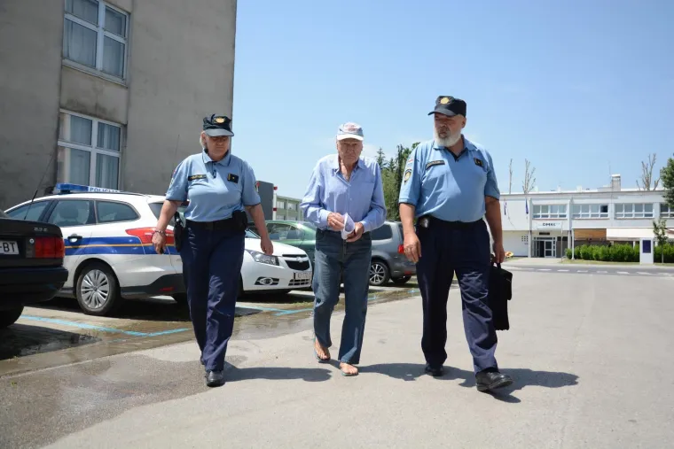 Policija privela vozača koji je automobilom naletio na dvoje djece i pobjegao