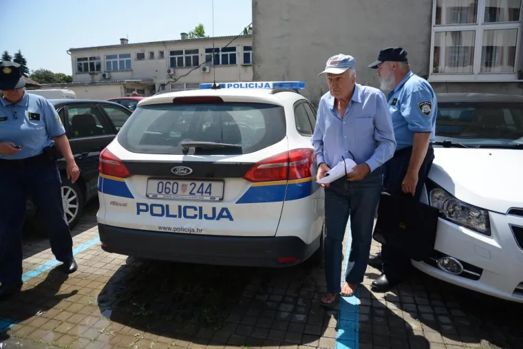 Policija privela vozača koji je automobilom naletio na dvoje djece i pobjegao