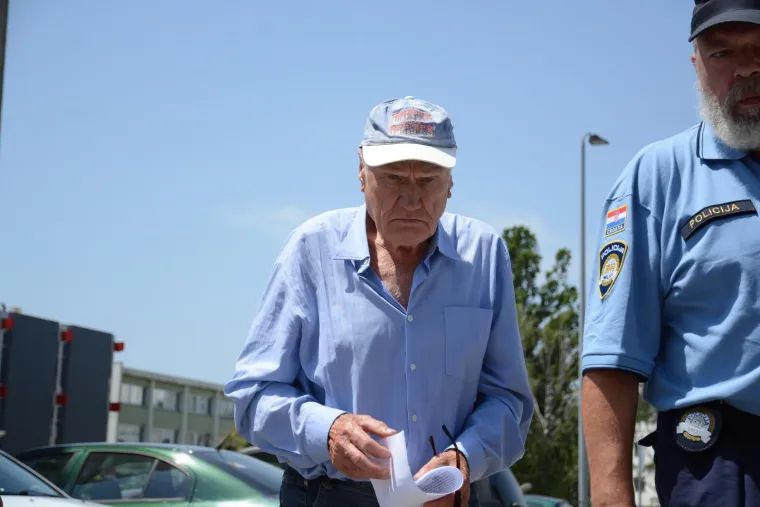 Policija privela vozača koji je automobilom naletio na dvoje djece i pobjegao