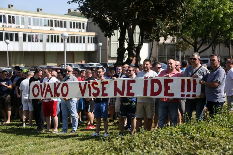 Pravosudni policajci prosvjedovali ispred zatvora u Remetincu: 'Ovako vi&scaron;e ne ide'