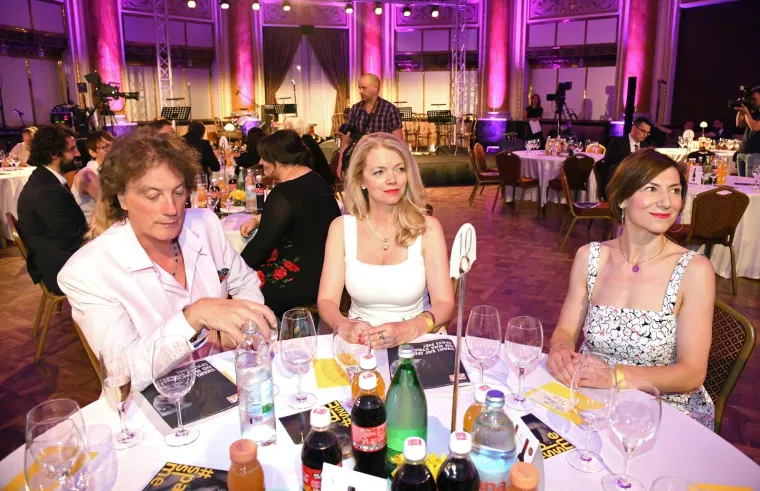 Poznati se okupili na humanitarnoj večeri za fond #SPASIME: Severina stigla sa suprugom